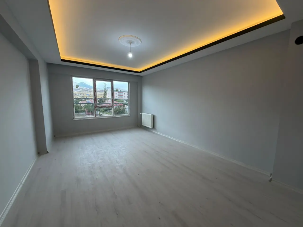 POLAT GAYRİMENKUL -  KIZZIK YOLU – AŞIK SEYRANİ MAHALLESİ’NDE LÜKS 3+1 DAİRE**