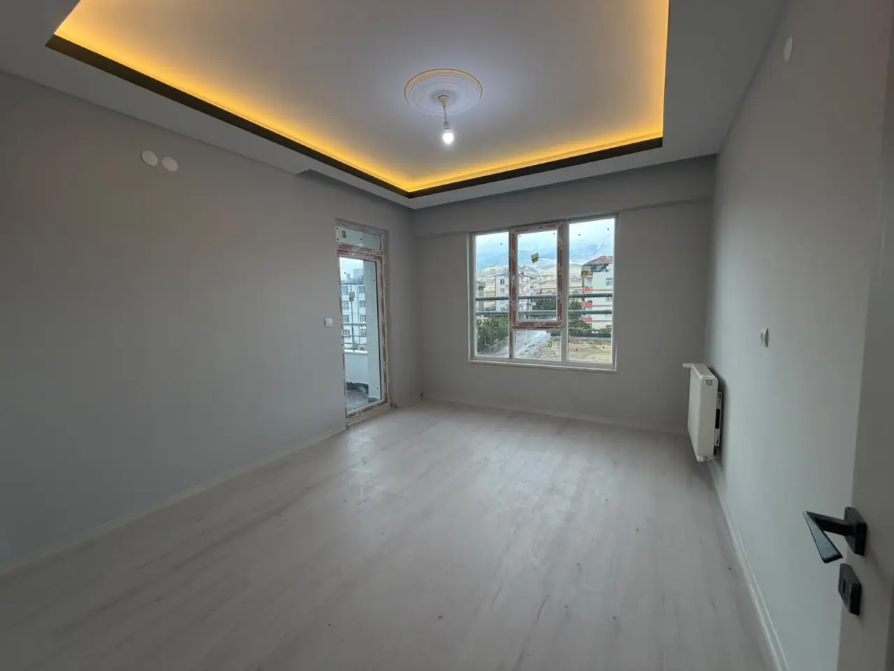 POLAT GAYRİMENKUL -  KIZZIK YOLU – AŞIK SEYRANİ MAHALLESİ’NDE LÜKS 3+1 DAİRE**