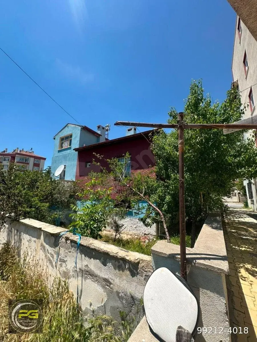 POLAT GAYRİMENKUL - HARMAN MAHALLESİ'NDE SATILIK MÜSTAKİL EV VE ARSASI VE 120 M2 BODRUM