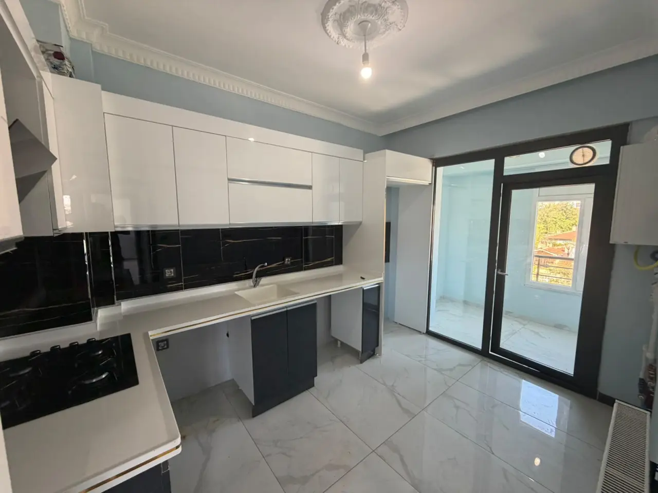 POLAT GAYRİMENKUL -  KIZZIK YOLU MEVKİİNDE 2+1 KİRALIK DAİRE**