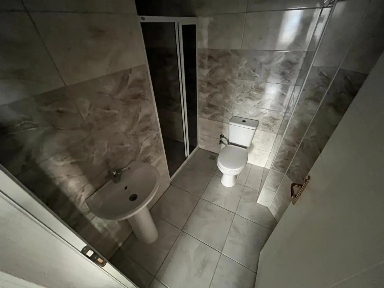 POLAT GAYRİMENKUL -  YUKARI FENESE’DE KİRALIK 3+1 DAİRE**
