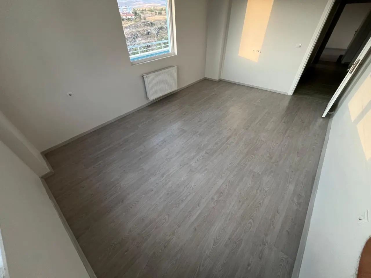 POLAT GAYRİMENKUL -  YUKARI FENESE’DE KİRALIK 3+1 DAİRE**