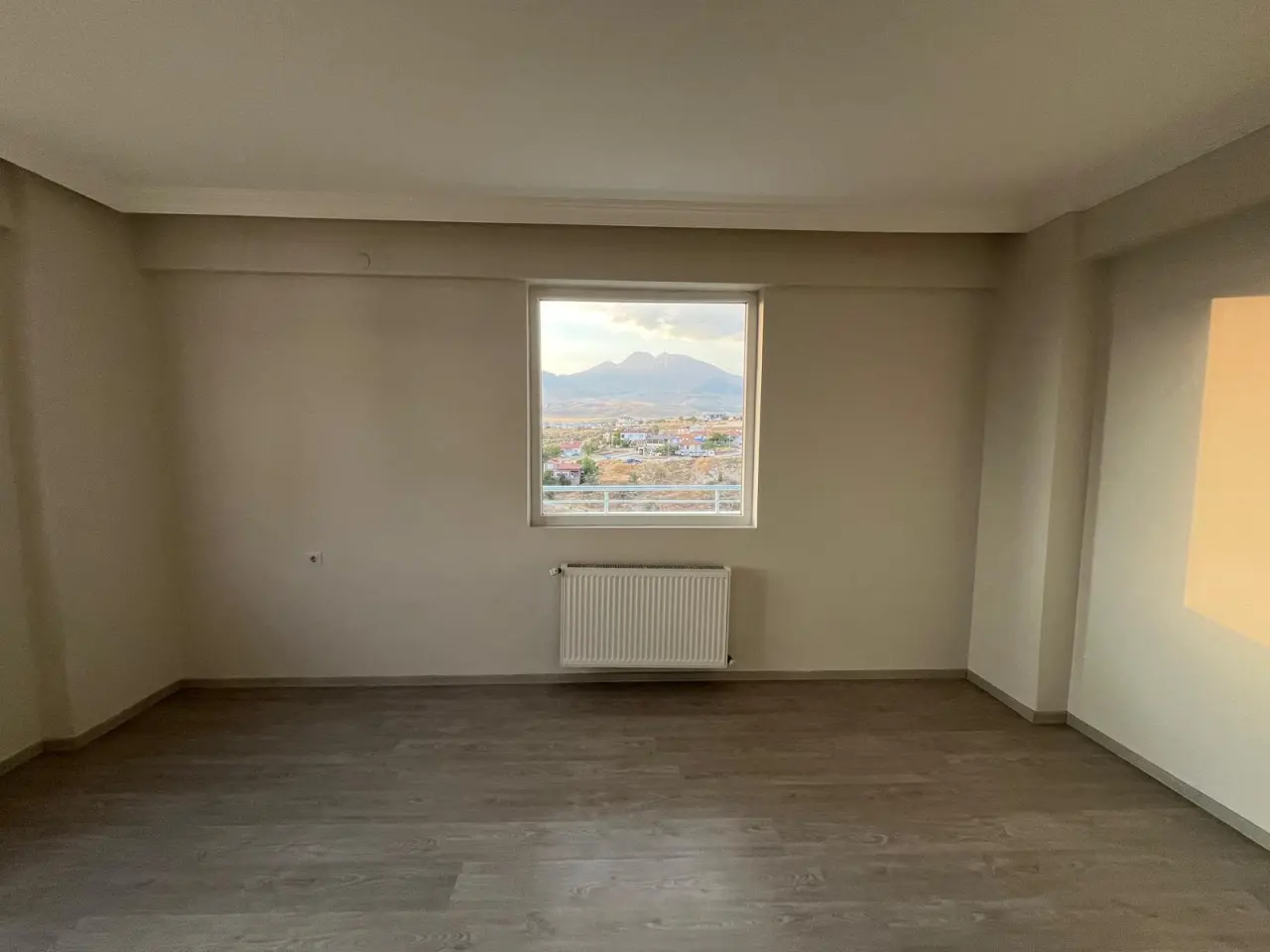 POLAT GAYRİMENKUL -  YUKARI FENESE’DE KİRALIK 3+1 DAİRE**