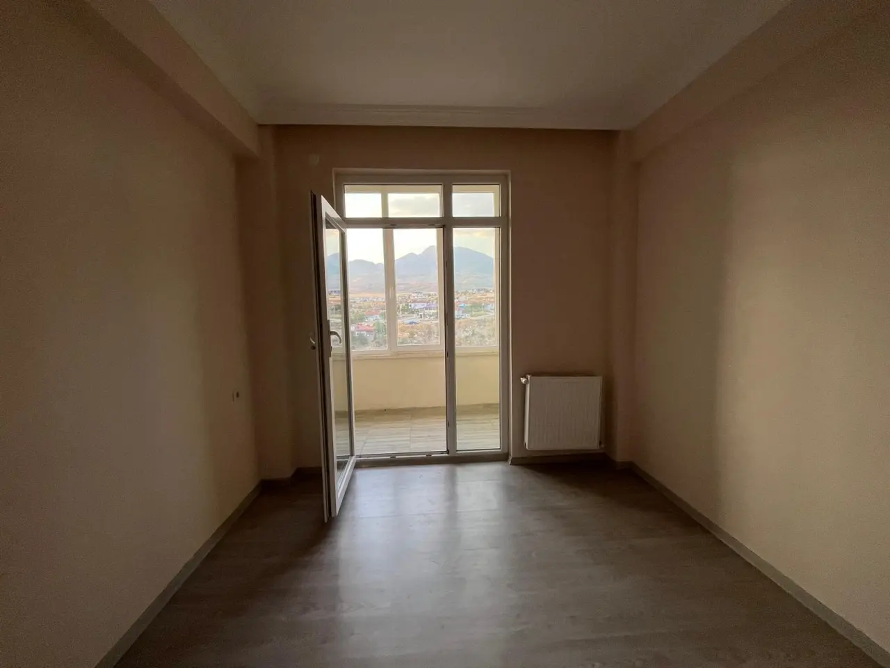 POLAT GAYRİMENKUL -  YUKARI FENESE’DE KİRALIK 3+1 DAİRE**